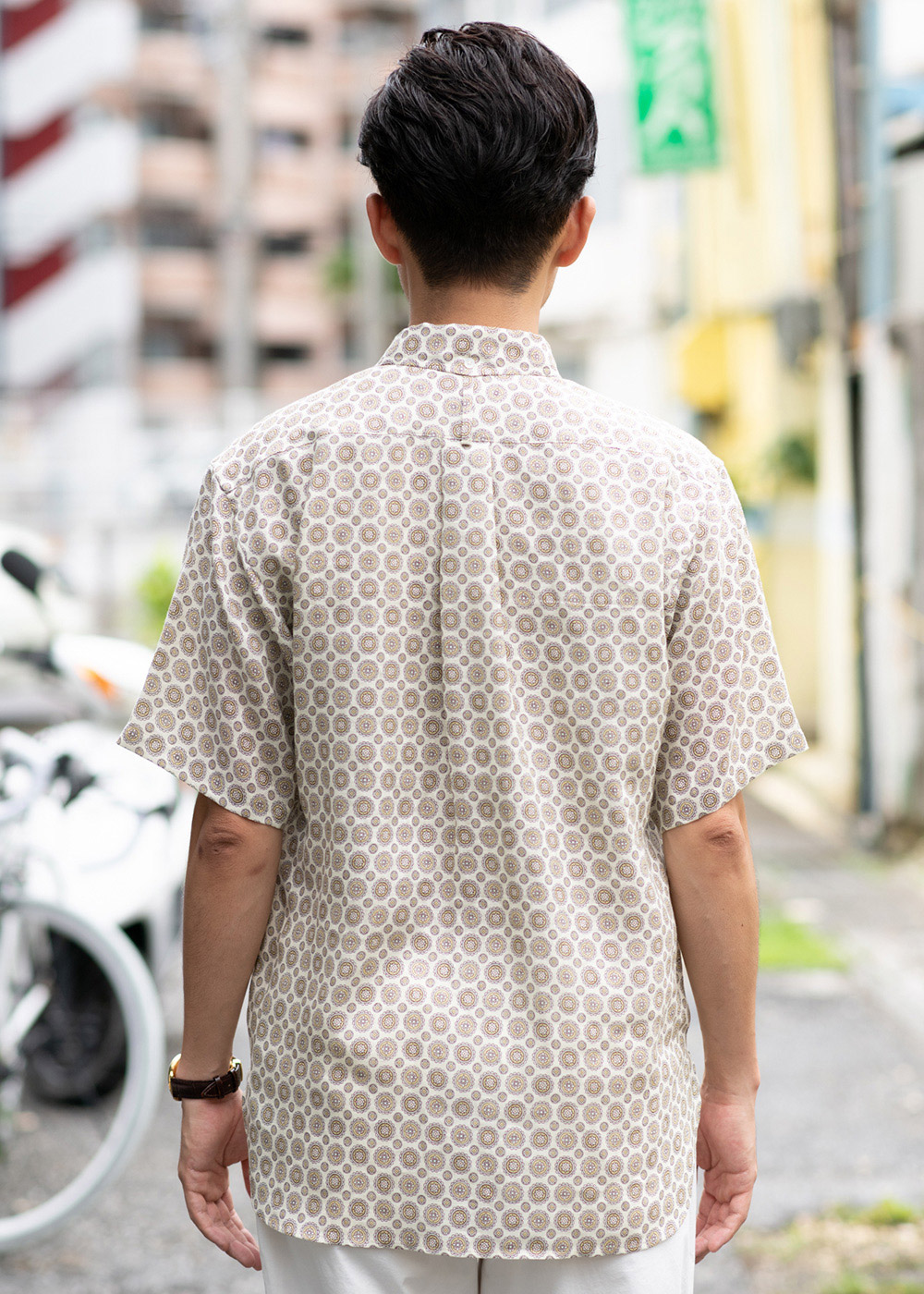 かりゆしウェア（沖縄版アロハシャツ） MAJUN - ホタル刺繍×小紋