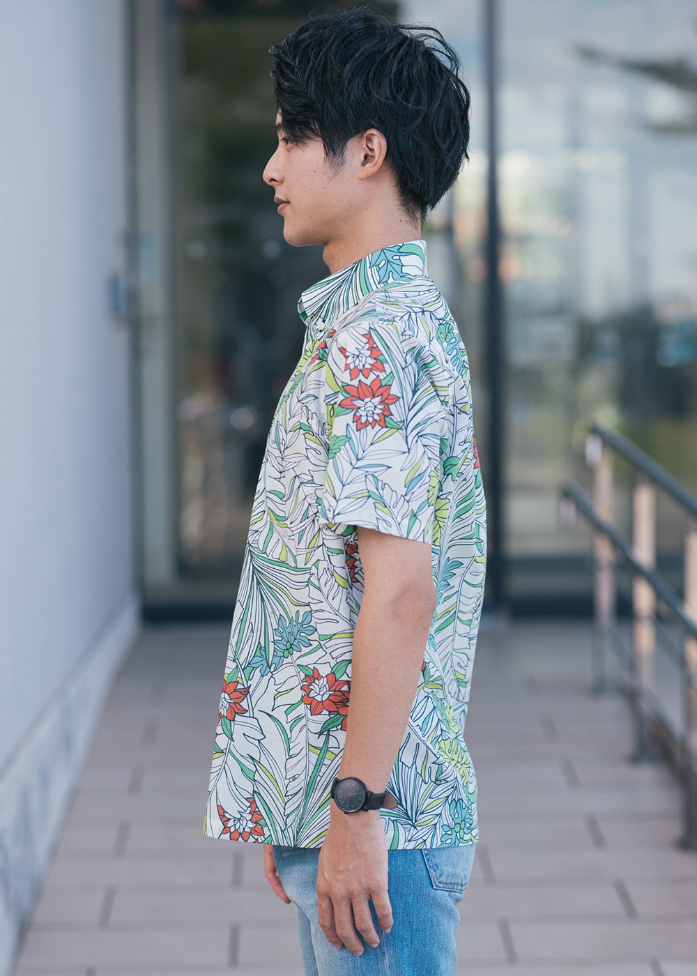 かりゆしウェア（沖縄版アロハシャツ） MAJUN - カラフルフォレスト