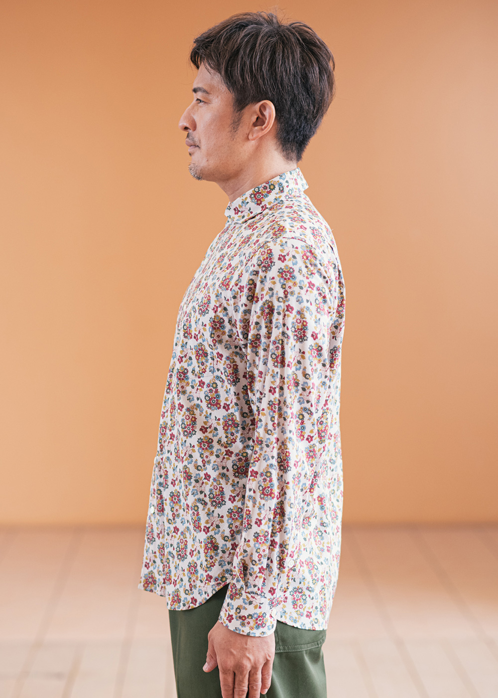 かりゆしウェア（沖縄版アロハシャツ） MAJUN - カラフルペイズリーフラワーL/S