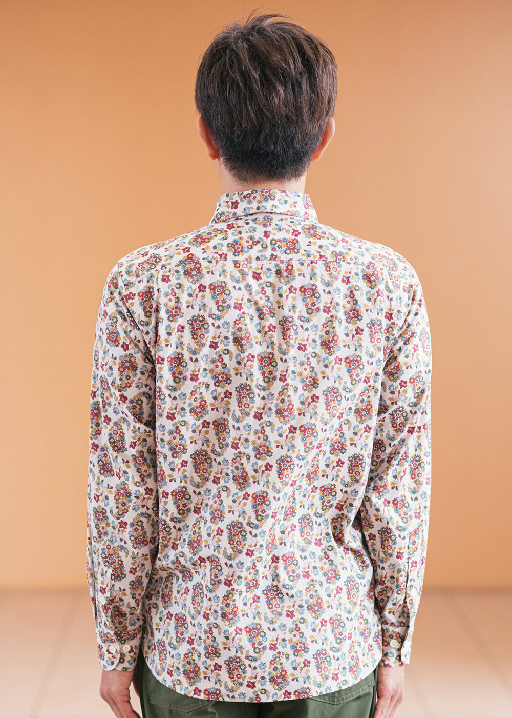 かりゆしウェア（沖縄版アロハシャツ） MAJUN - カラフルペイズリーフラワーL/S