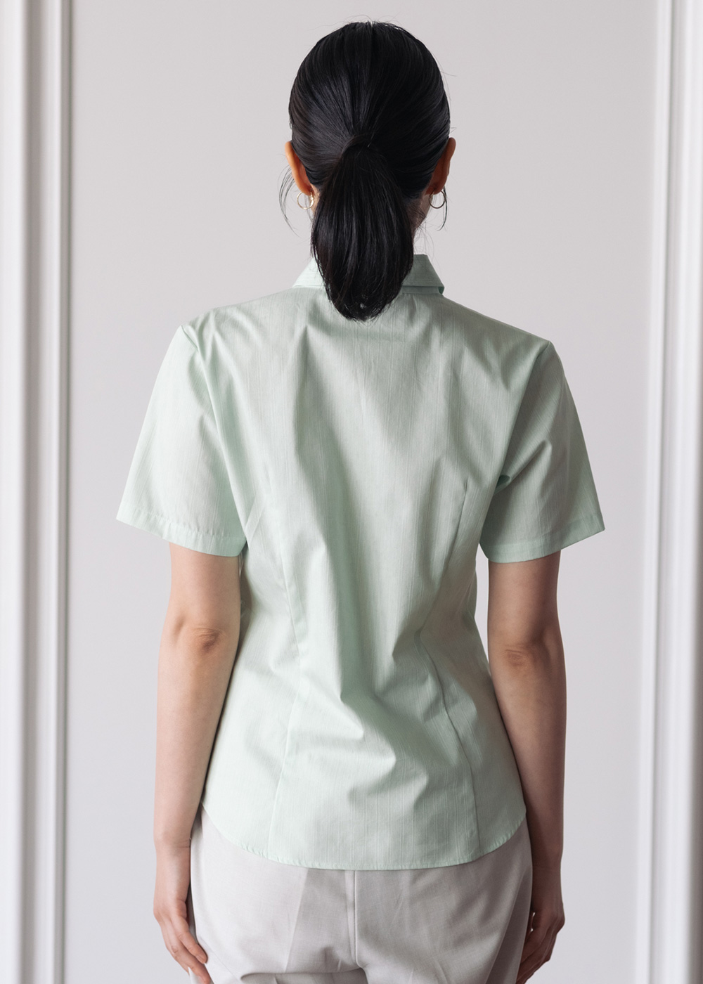 かりゆしウェア（沖縄版アロハシャツ） MAJUN - プリズムアイリス