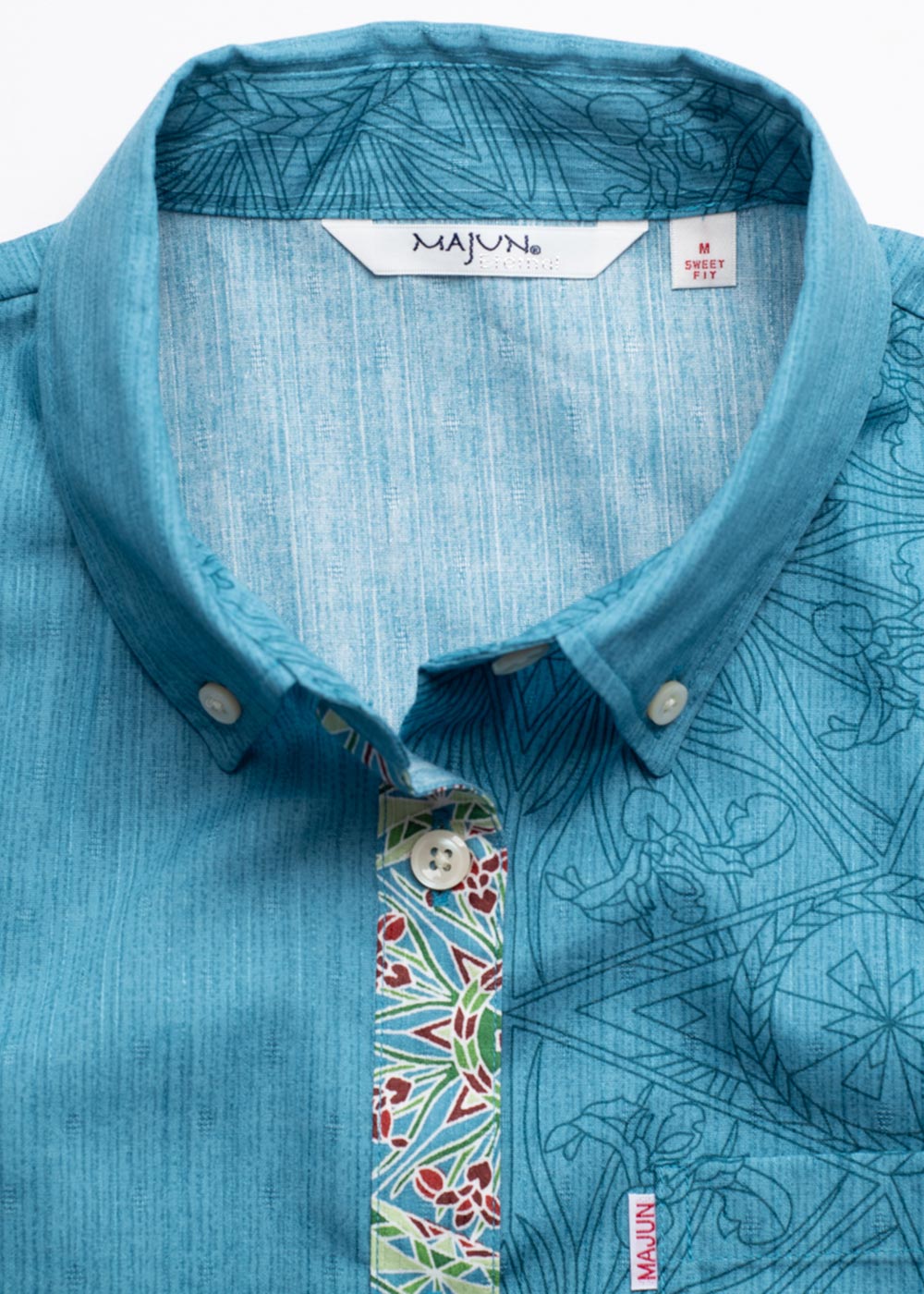 かりゆしウェア（沖縄版アロハシャツ） MAJUN - プリズムアイリス