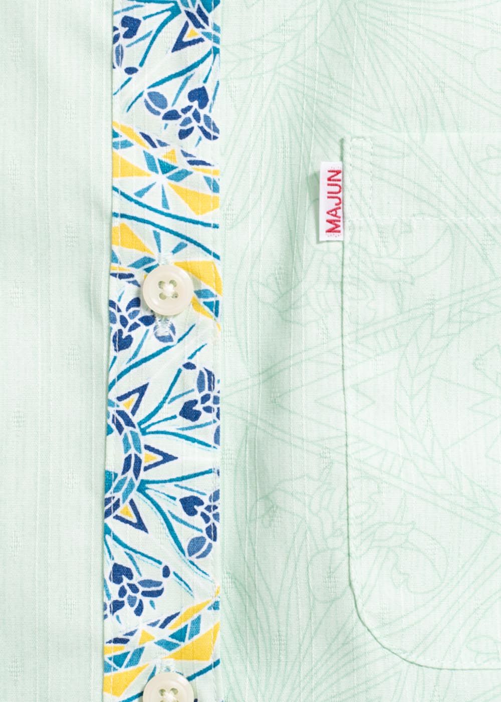 かりゆしウェア（沖縄版アロハシャツ） MAJUN - プリズムアイリス