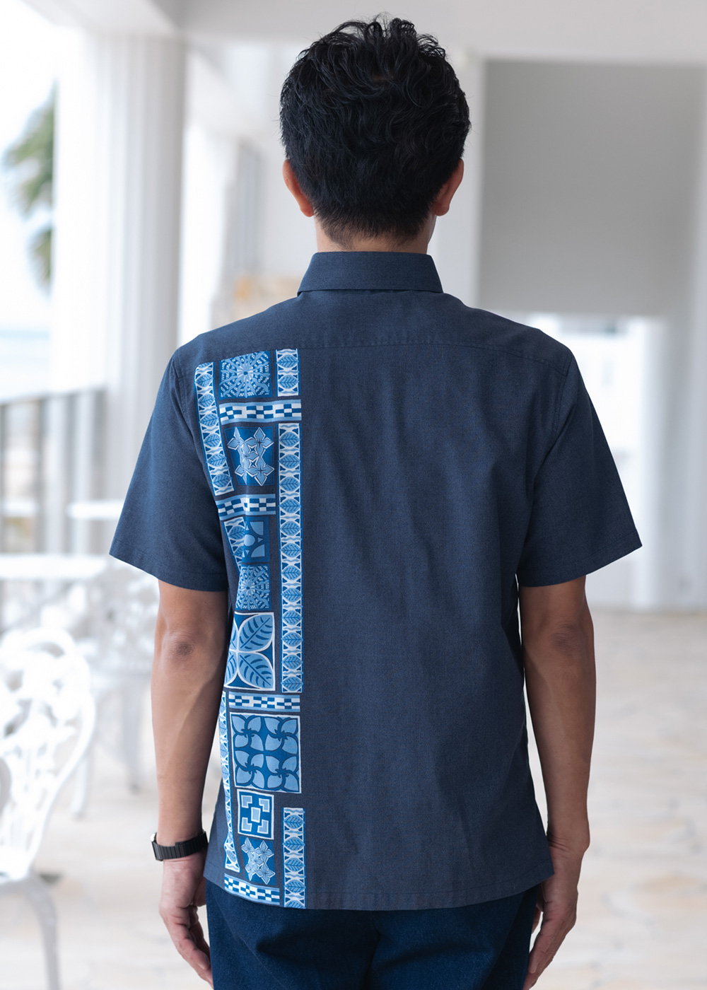 かりゆしウェア（沖縄版アロハシャツ） MAJUN - クロトンガーデン