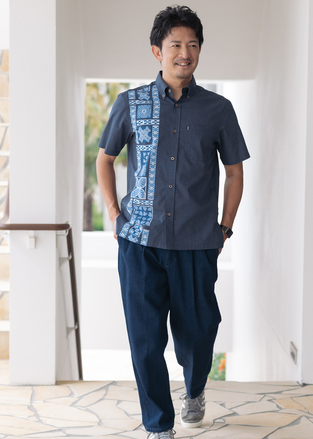 かりゆしウェア（沖縄版アロハシャツ） MAJUN - クロトンガーデン