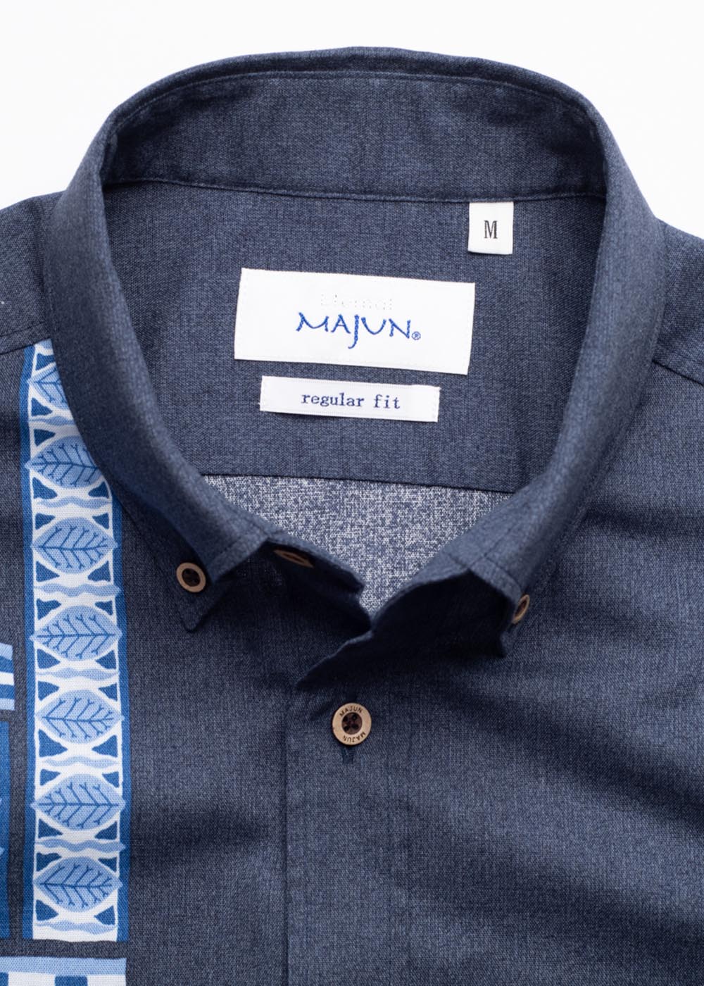 かりゆしウェア（沖縄版アロハシャツ） MAJUN - クロトンガーデン