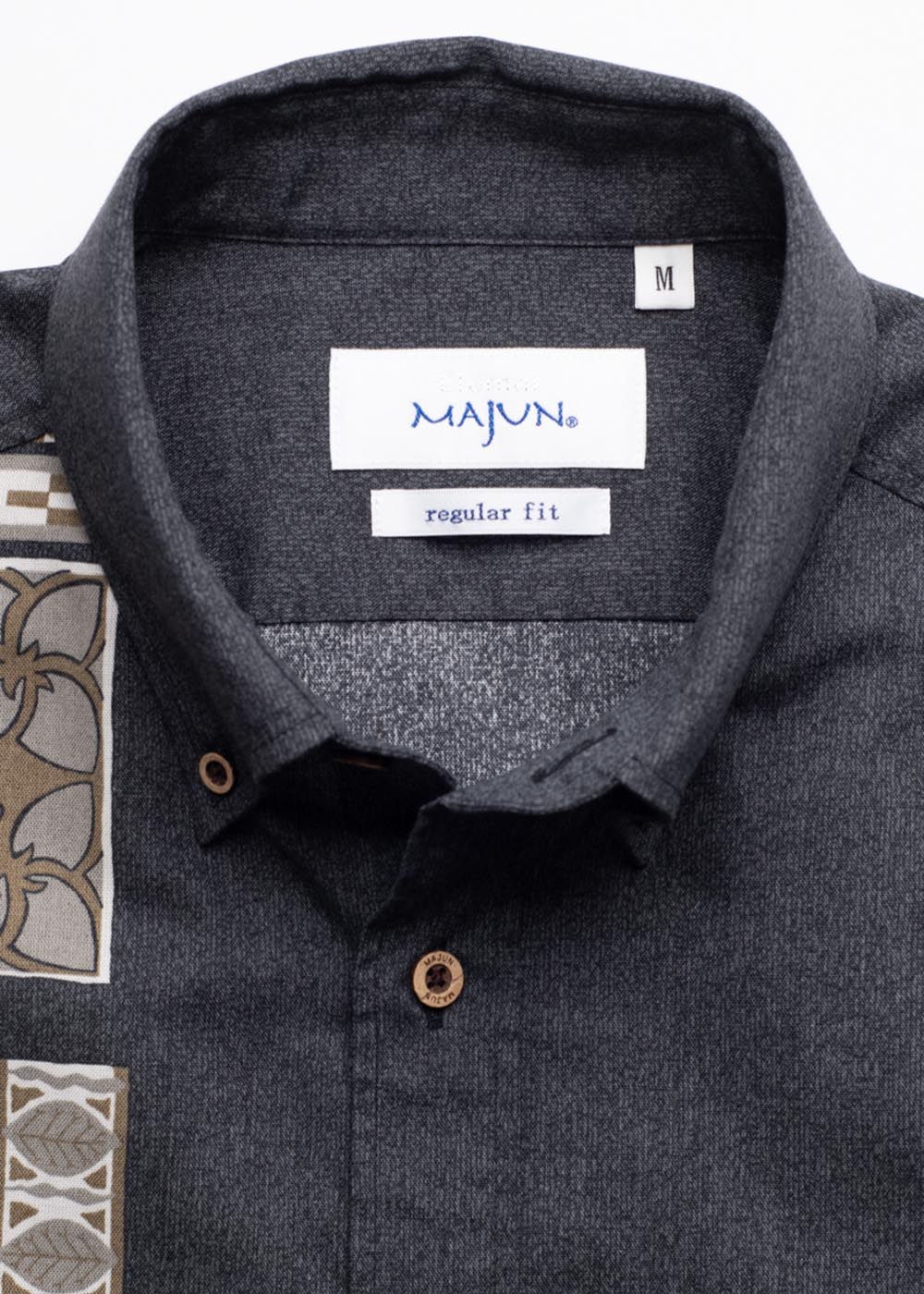 かりゆしウェア（沖縄版アロハシャツ） MAJUN - クロトンガーデン